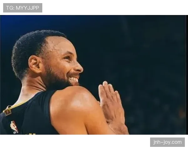 布克单打制敌占优，三分回合效率逊色库里